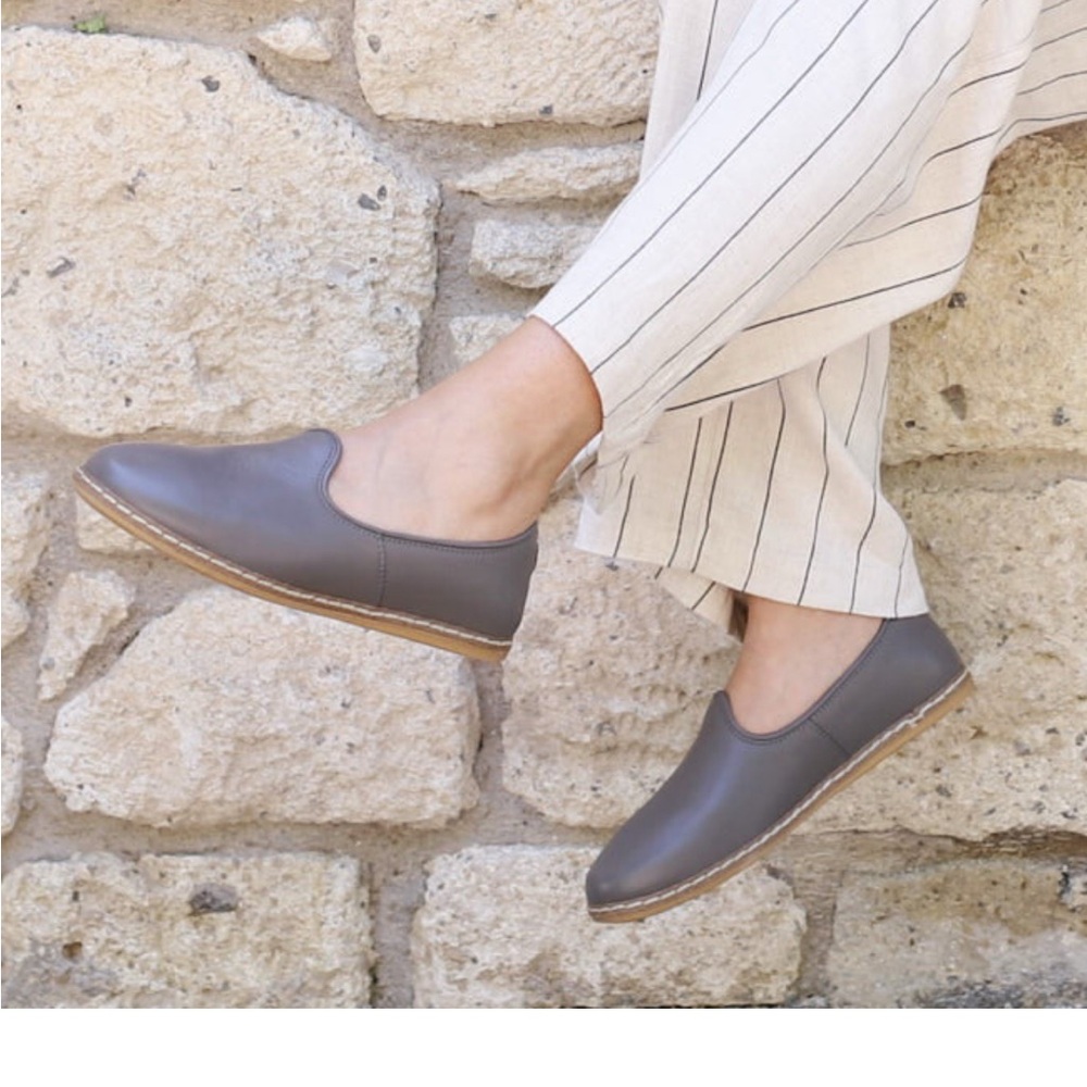 Charix Slip-Ons in Ultimate Gray